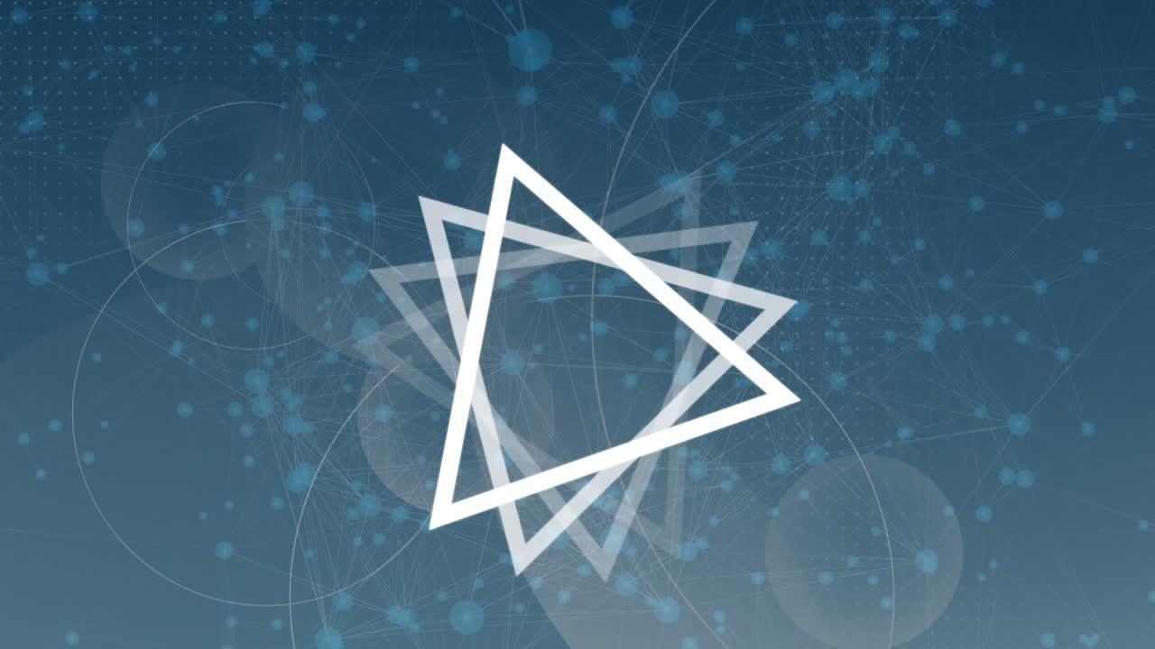 animación de triángulos giratorios sobre una red de conexiones y puntos brillantes