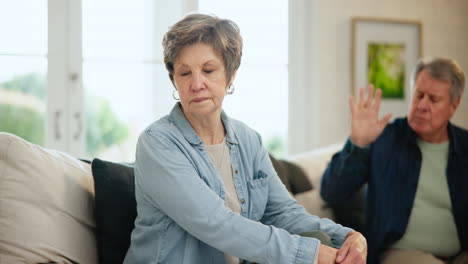 Senior-couple,-sofa-and-fighting-on-divorce