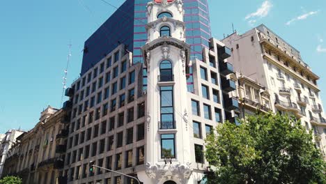 mirador massue edificio icónico en la ciudad de recoleta buenos aires argentina art nouveau arquitectura posmoderna en el parque urbano de lavalle