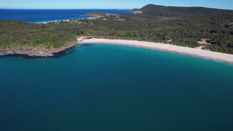 1번 해변 - seal rocks - mid north coast - new south wales - nsw - australia - pull away aerial shot