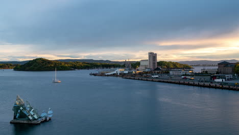 Osloer-Schiffsanlegehafen-Direkt-Am-Meer