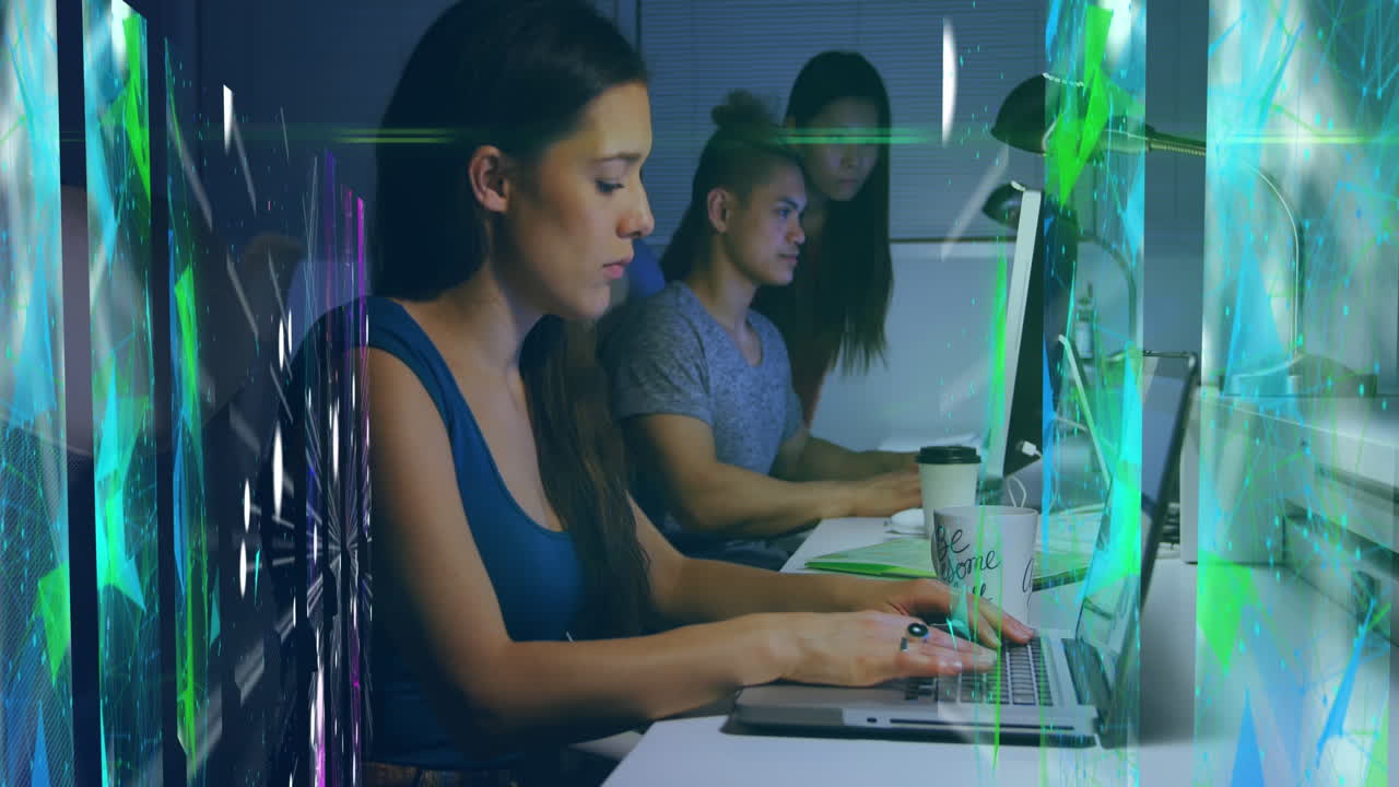 animación del procesamiento de datos sobre diversas personas de negocios en la oficina