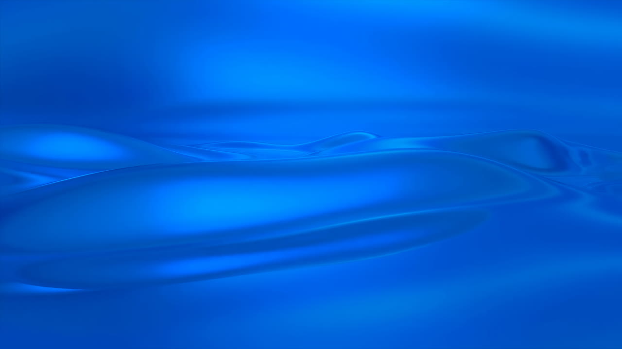 Superficie dell'acqua blu profondo increspata da morbidi riflessi e onde delicate, contorni fluidi lucidi e sottili