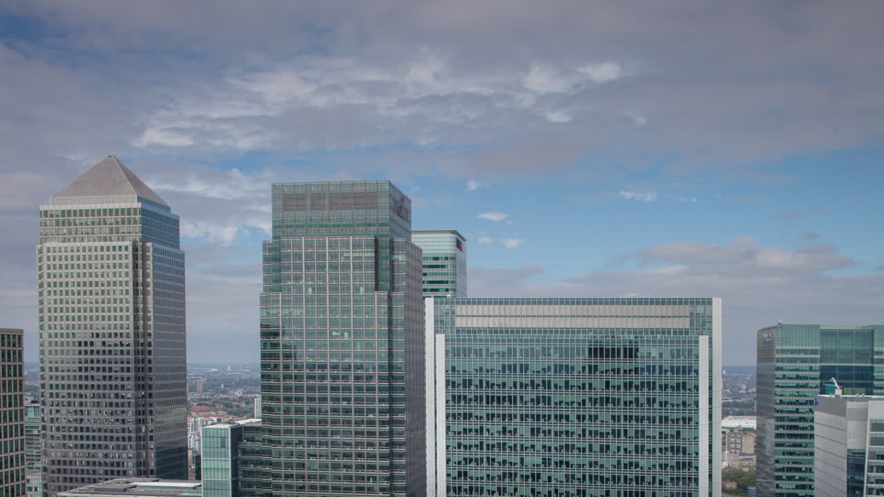 rascacielos docklands largo 4k 03