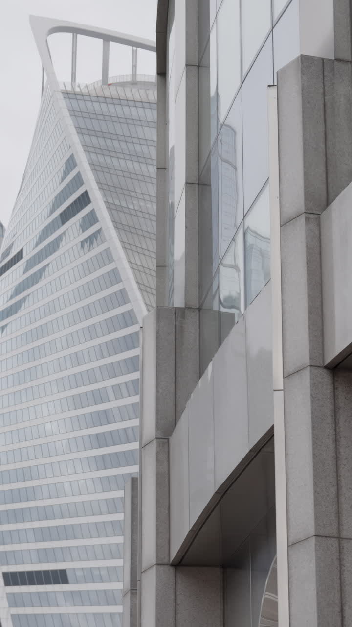 rascacielos modernos en una ciudad