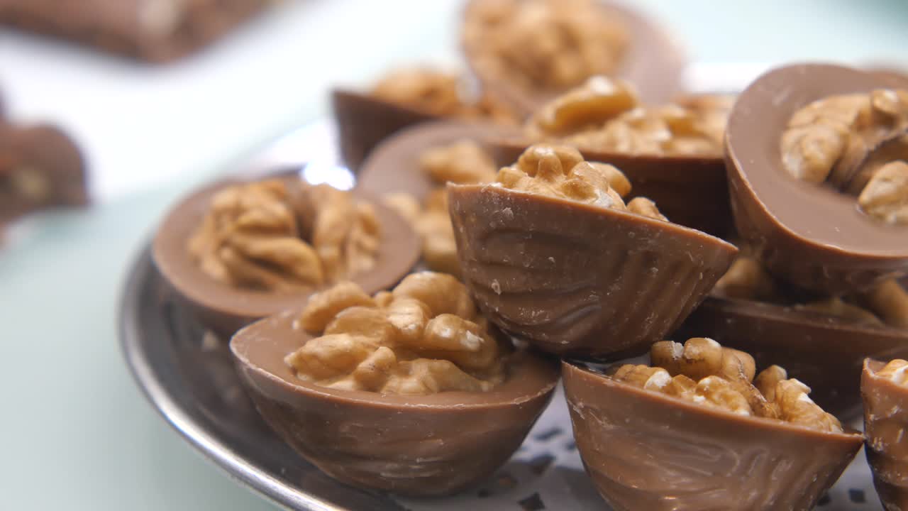 nueces cubiertas de chocolate