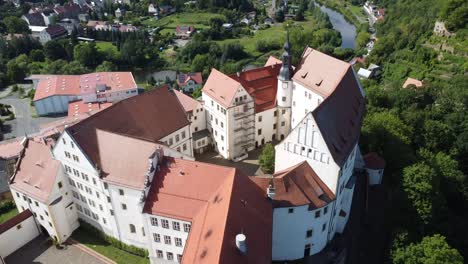 Imágenes-Aéreas-De-Drones:-Castillo-De-Colditz-En-Verano