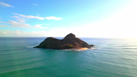 An-Island-in-Oahu,-Hawaii-during-a-bright-summer-day--Aerial