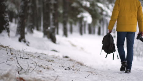 Fotograf-Auf-Dem-Schnee