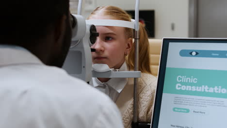 girl in the ophthalmologist