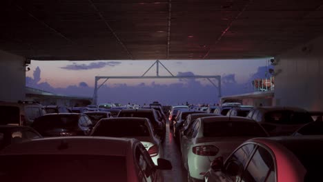 coches en el ferry.