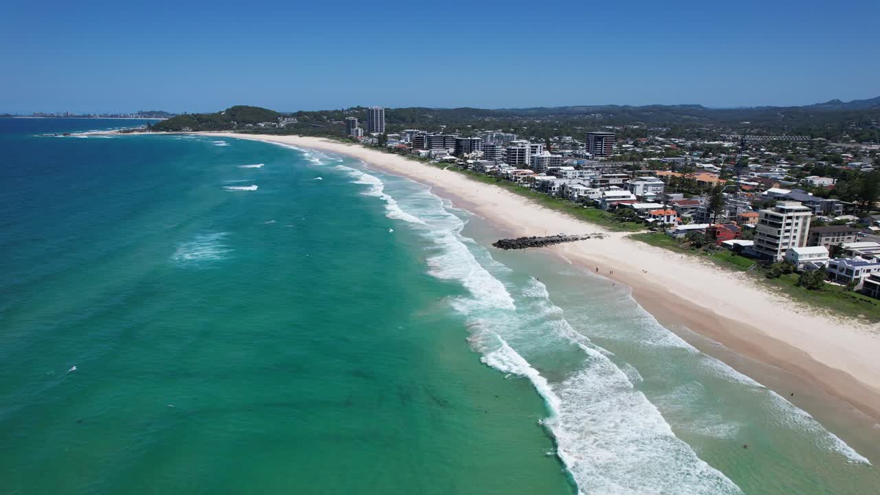 palm beach - costa de oro del sur, queensland, qld - australia - disparo de un avión no tripulado