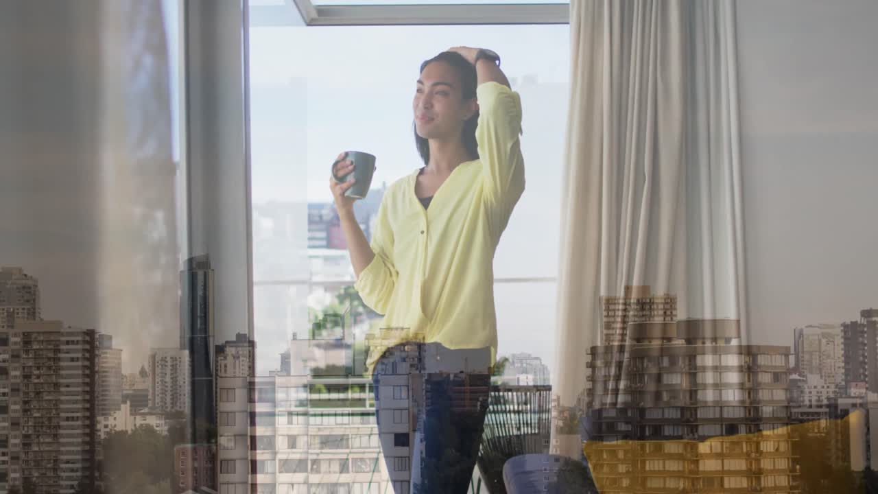 도시 풍경의 애니메이션 ver 두 인종의 여성이 컵을 들고 있습니다.