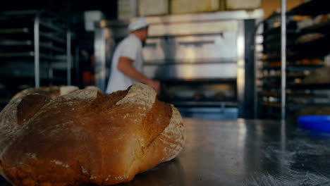 Male-chef-working-in-kitchen-4k