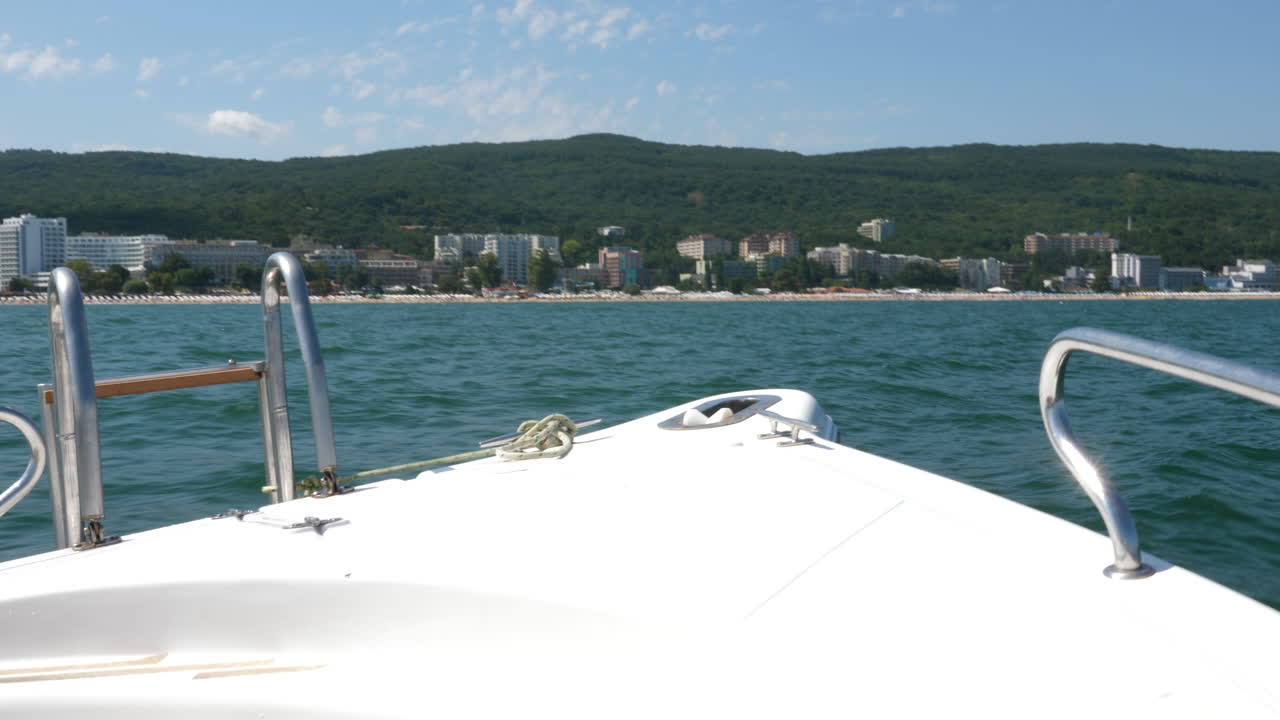 Fron view of a boat in the sea