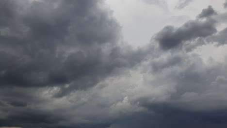 中午雷暴雨雲在非洲地平線上形成和融合 時間延遲,無噪音 4k 影片