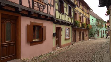 eguisheim es un pueblo medieval muy bonito y encantador con una atmósfera única