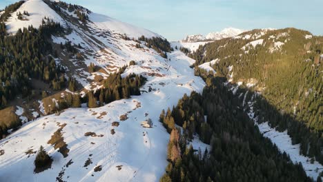 Amden-Weesen-Suiza-Antena-Y-Sombras-Muestra-Senderos-A-Través-De-Las-Montañas