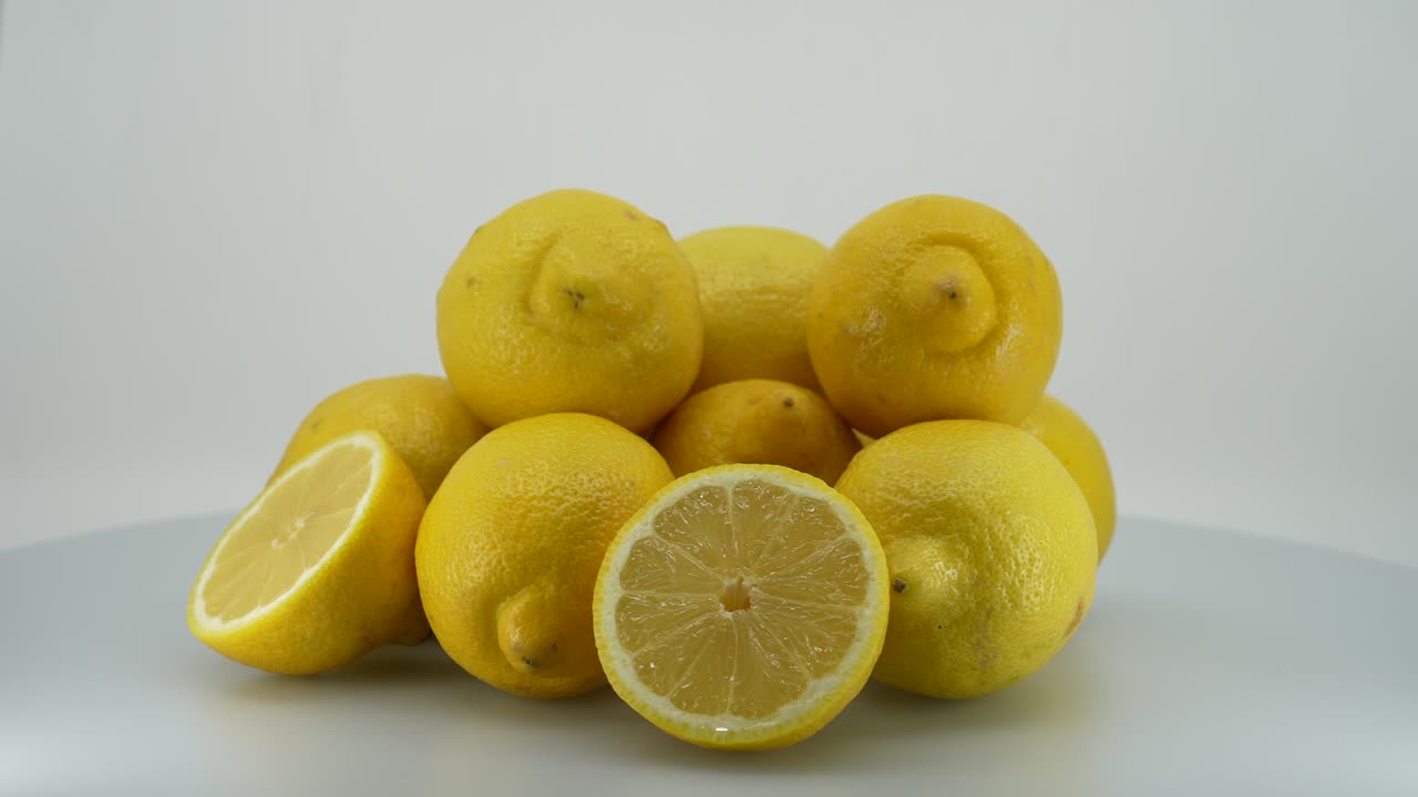 신선한 노란색 레몬