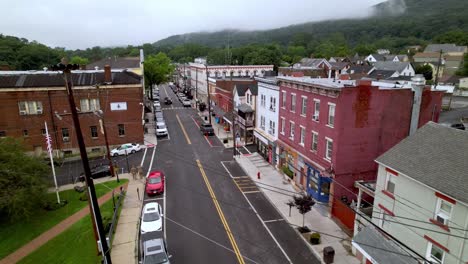 Retirada-Aérea-Highland-Falls-Nueva-York-Pequeño-Pueblo-America