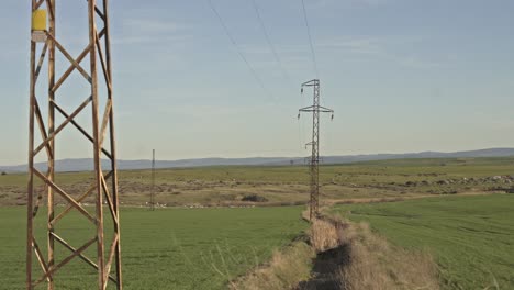 vista de las casas del pueblo y las carreteras del pueblo