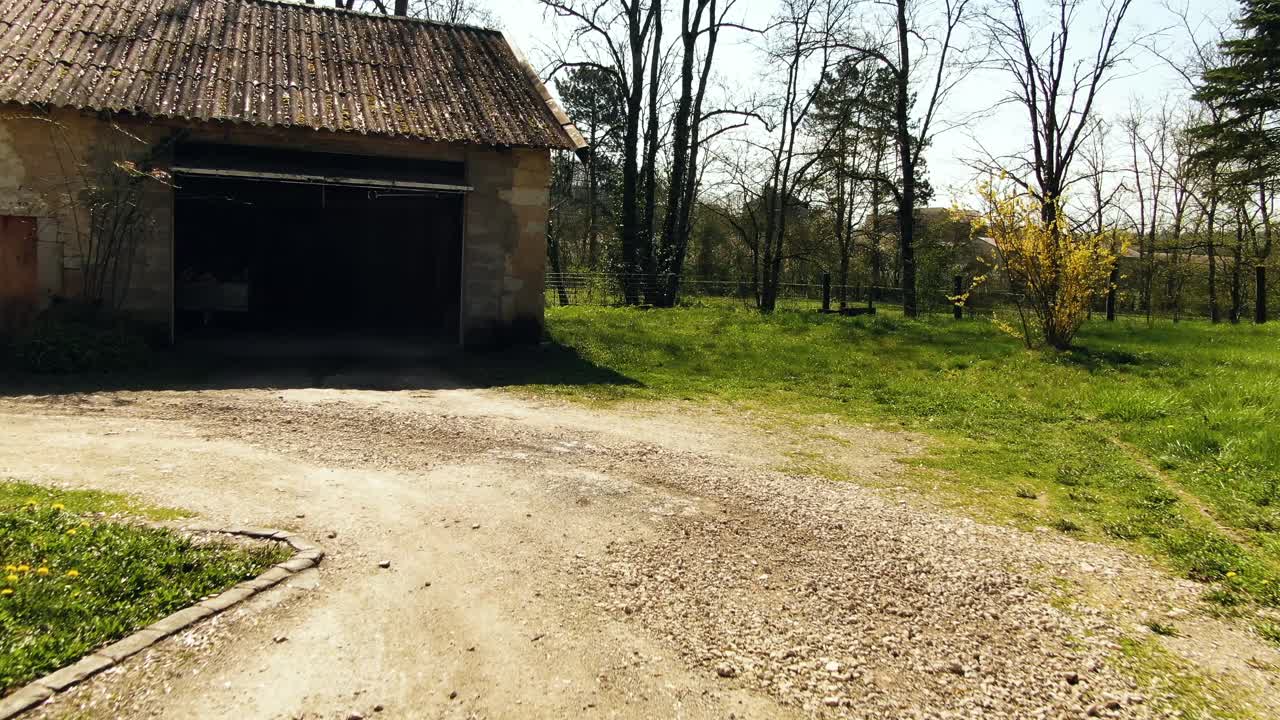 vieja casa en la granja