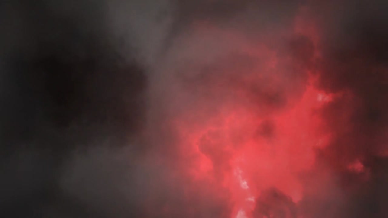 tormenta de rayos en las nubes