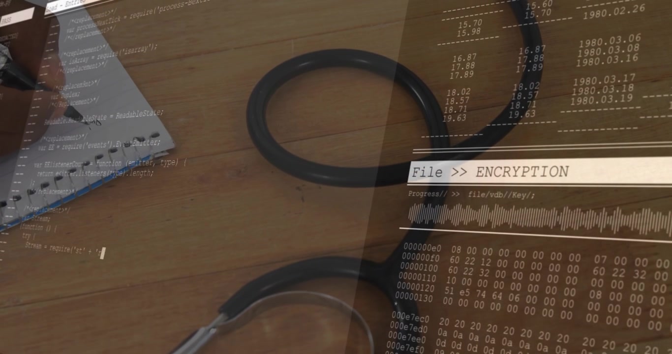 Hand noteert encryptie-aantekeningen terwijl een overlay 'Bestandsversleuteling' toont over een stethoscoop voor beveiliging.