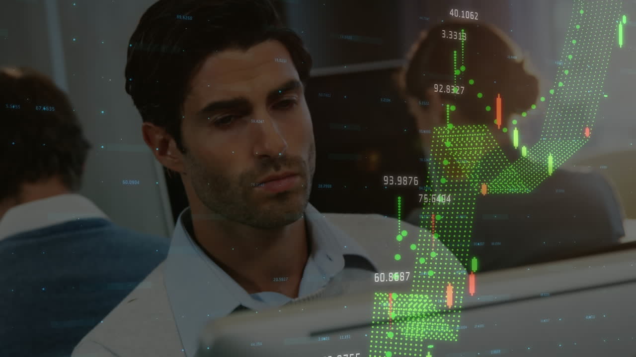 animación de gráficos financieros sobre el hombre caucásico que trabaja en la oficina