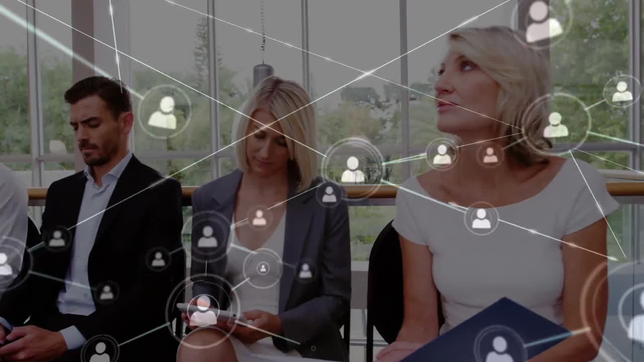 сеть значков соединения против людей, ожидающих интервью