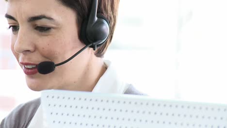Caucasian-business-woman-working-in-a-call-center