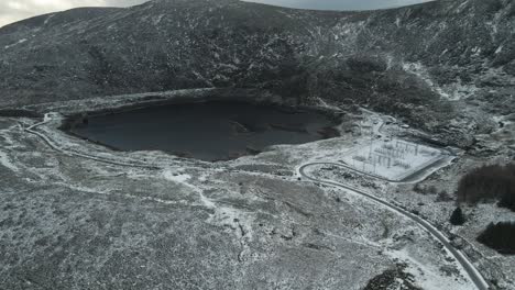 Central-Eléctrica-De-Turlough-Hill-Y-Lough-Nahanagan-Junto-A-Las-Montañas-De-Wicklow-En-Invierno-En-Irlanda