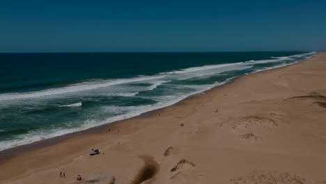 Enorme-Ola-Oceánica-Que-Fluye-En-La-Línea-Costera-De-Rocha-Uruguay