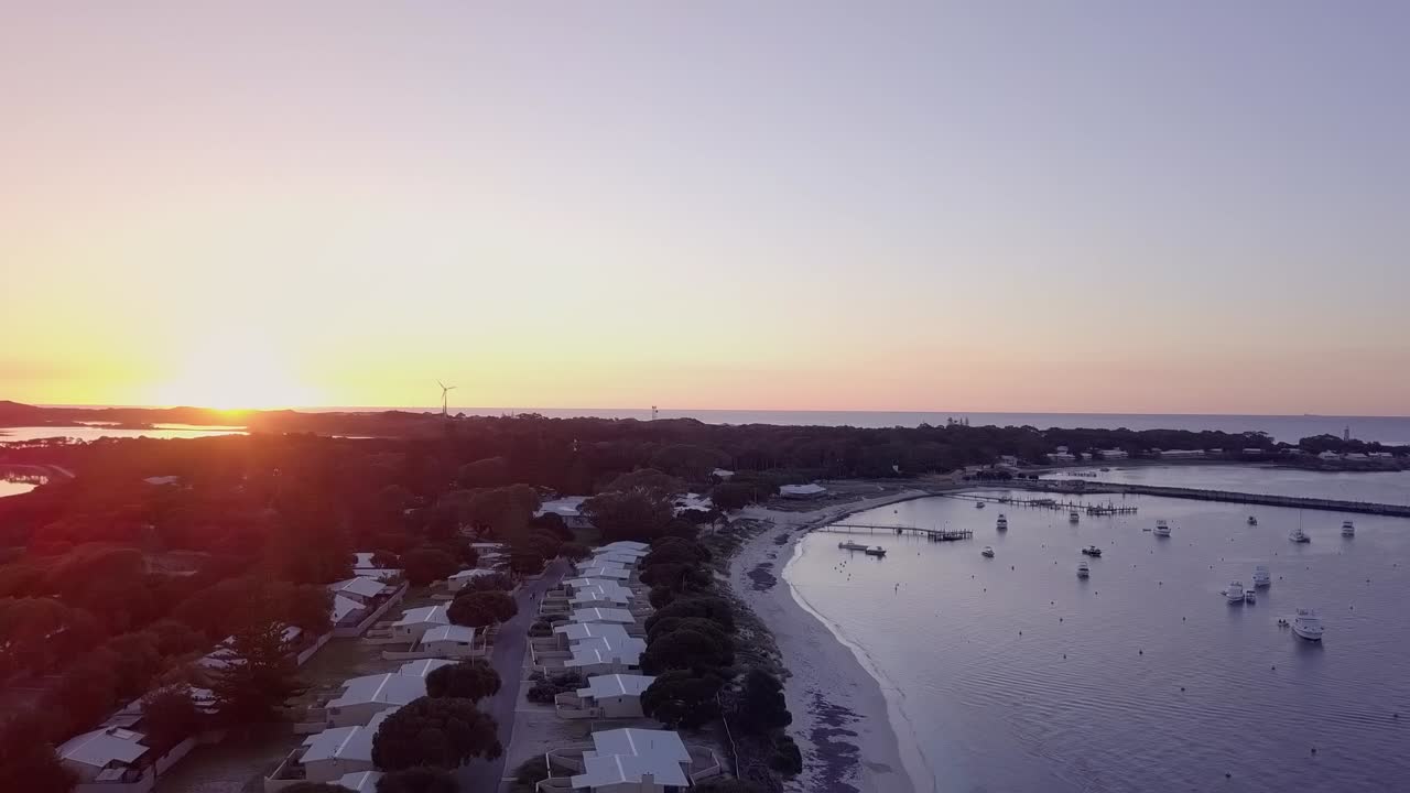 puesta de sol de drones de la isla rottnest