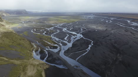 Malerische-Overhead-Island-Luftaufnahme-Mulakvisl-Flusslandschaft