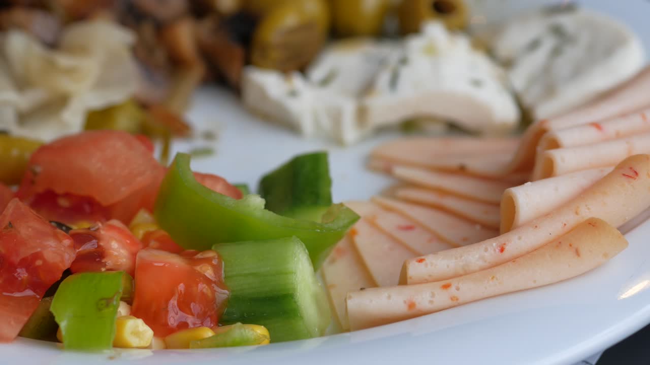 plato de mezze mediterráneo