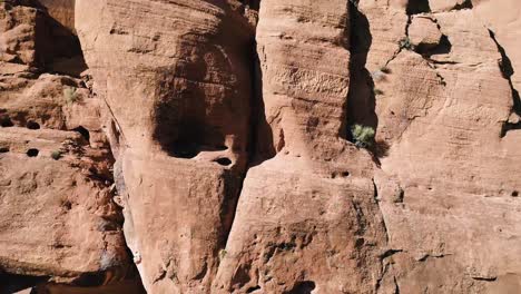 Luftvideo-In-Der-Nähe-Einer-Klippe-Im-Südwesten-Der-USA