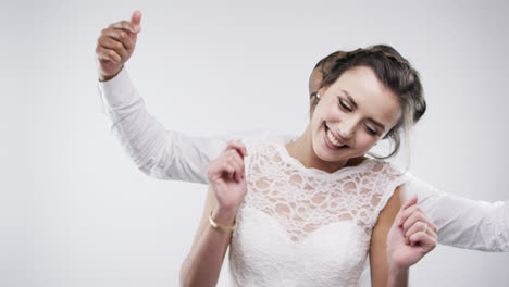 pareja casada bailando en cámara lenta serie de fotos de bodas de boda
