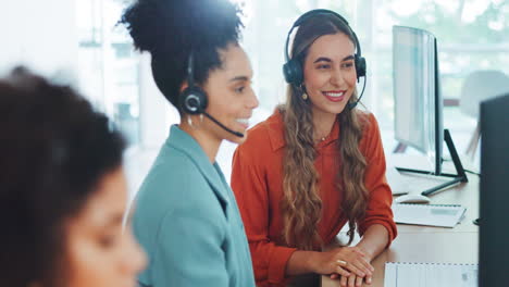 negocios, agentes y mujeres con un apretón de manos