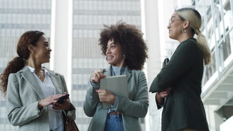 businesswomen in conversation