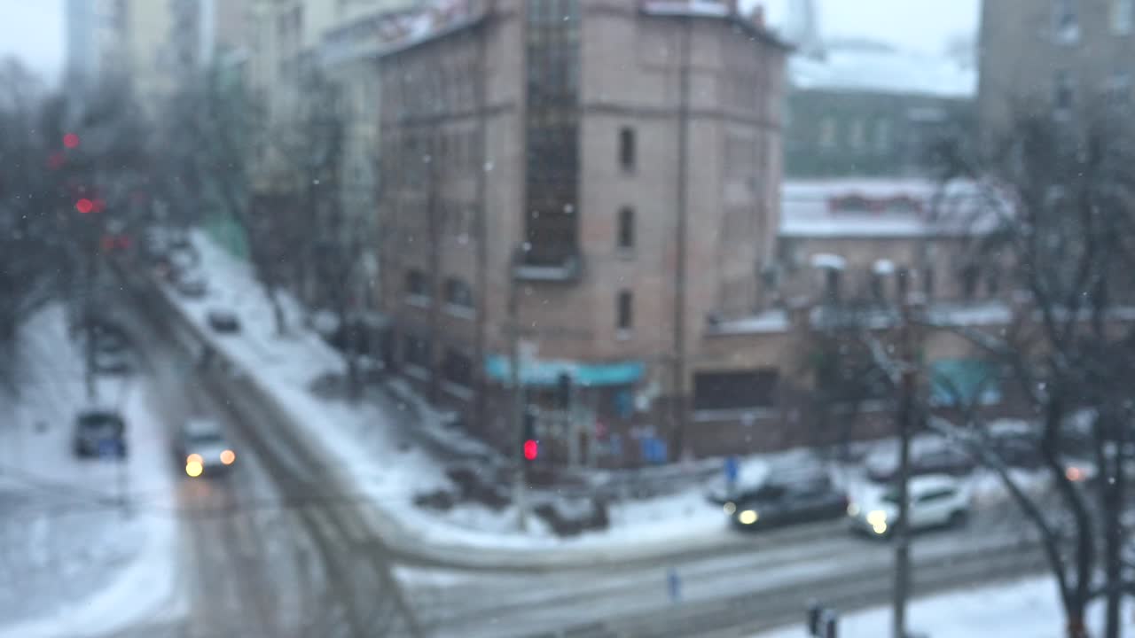 눈 인 도시 거리 풍경