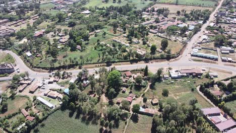 Camino-A-La-Ciudad-De-Loitokitok,-Kenia,-Desarrollo-De-Infraestructura-En-África.