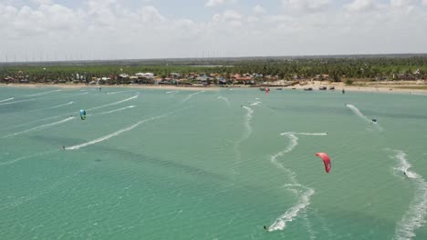 Agua-Azul-Verde-Vibrante-En-La-Costa-De-Brasil