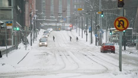 Busy-Helsinki-street-empty-because-of-snowstorm