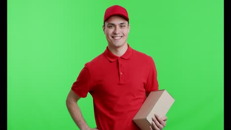 persona de entrega con el paquete