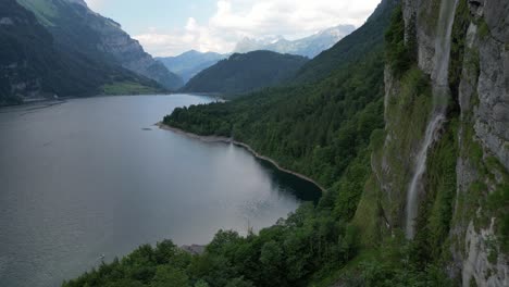 Picturesque-Klontalersee-lake-in-Switzerland-embraced-with-Alpine-natural-beauty