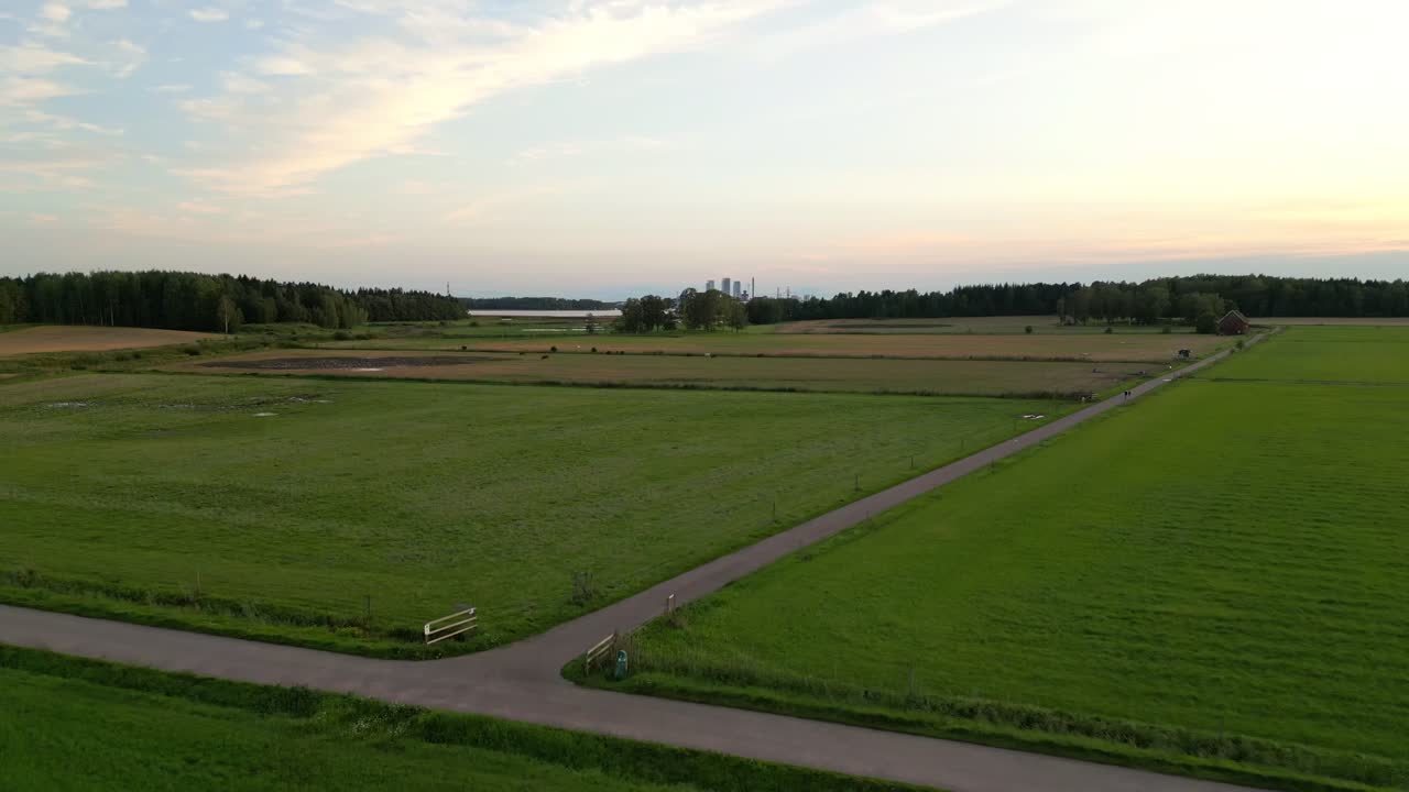 центр хельсинки раскрыт за сельскохозяйственной землей