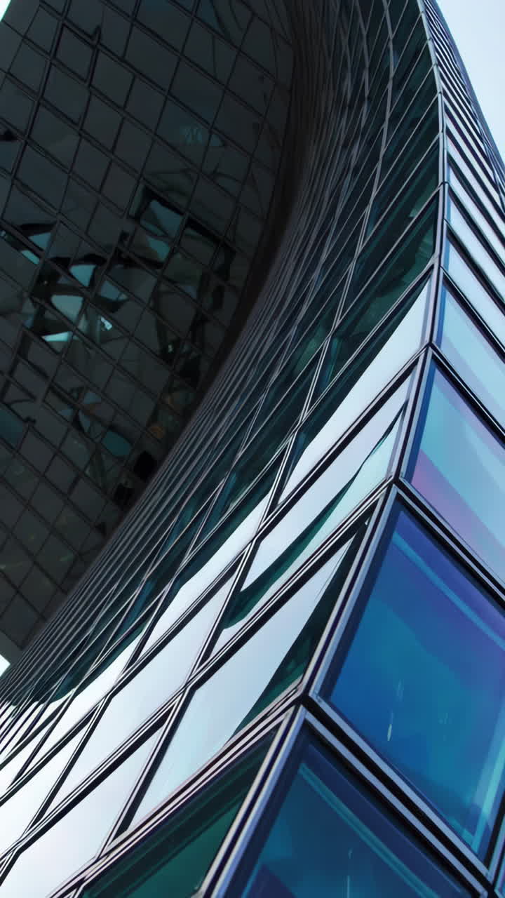 Modern Glass Skyscraper Architecture with Curved Design