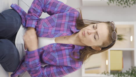 Vertical-video-of-Woman-with-nausea.