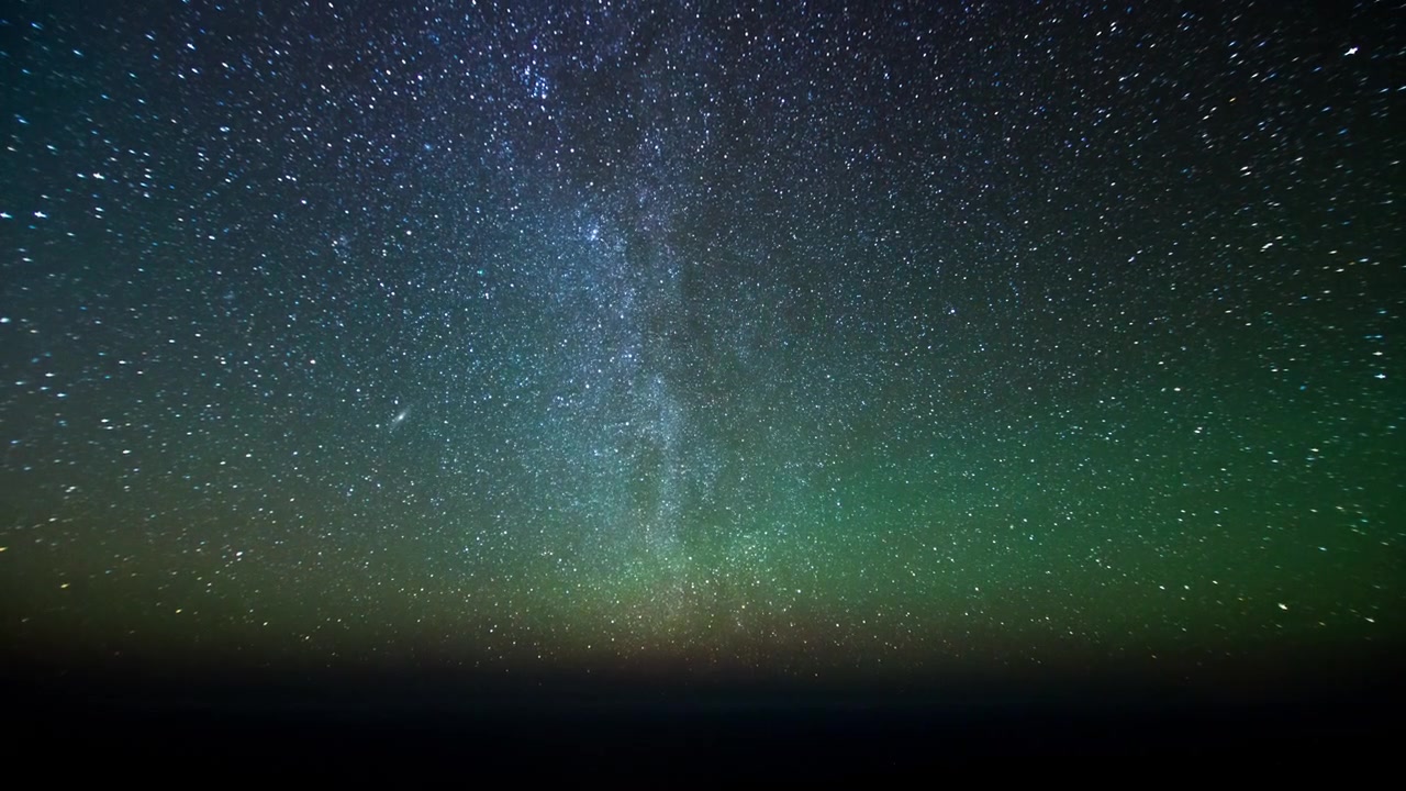 Timelapse af Mælkevejen og nordlys på Roque de los Muchachos, La Palma, Spanien